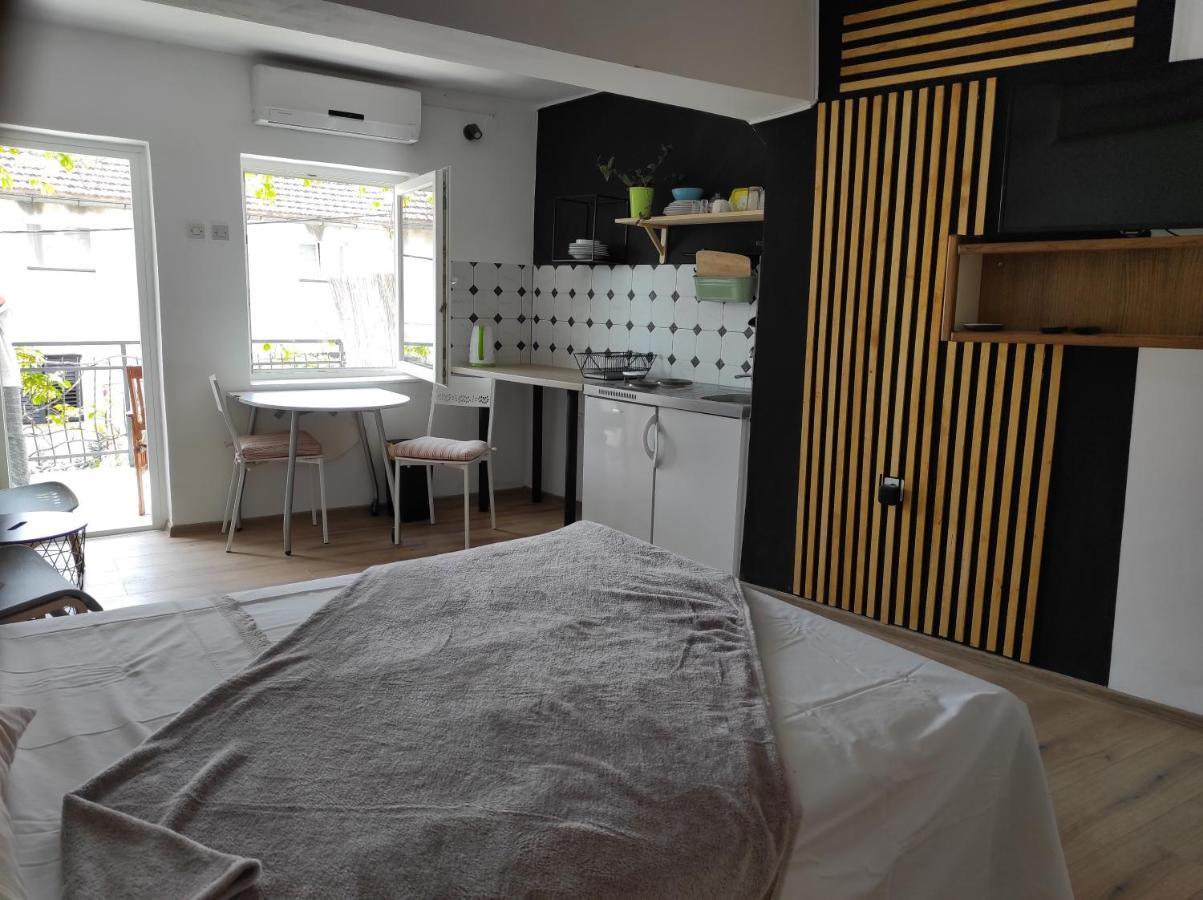 Apartment Seventh Continent ชิเบนิก ภายนอก รูปภาพ