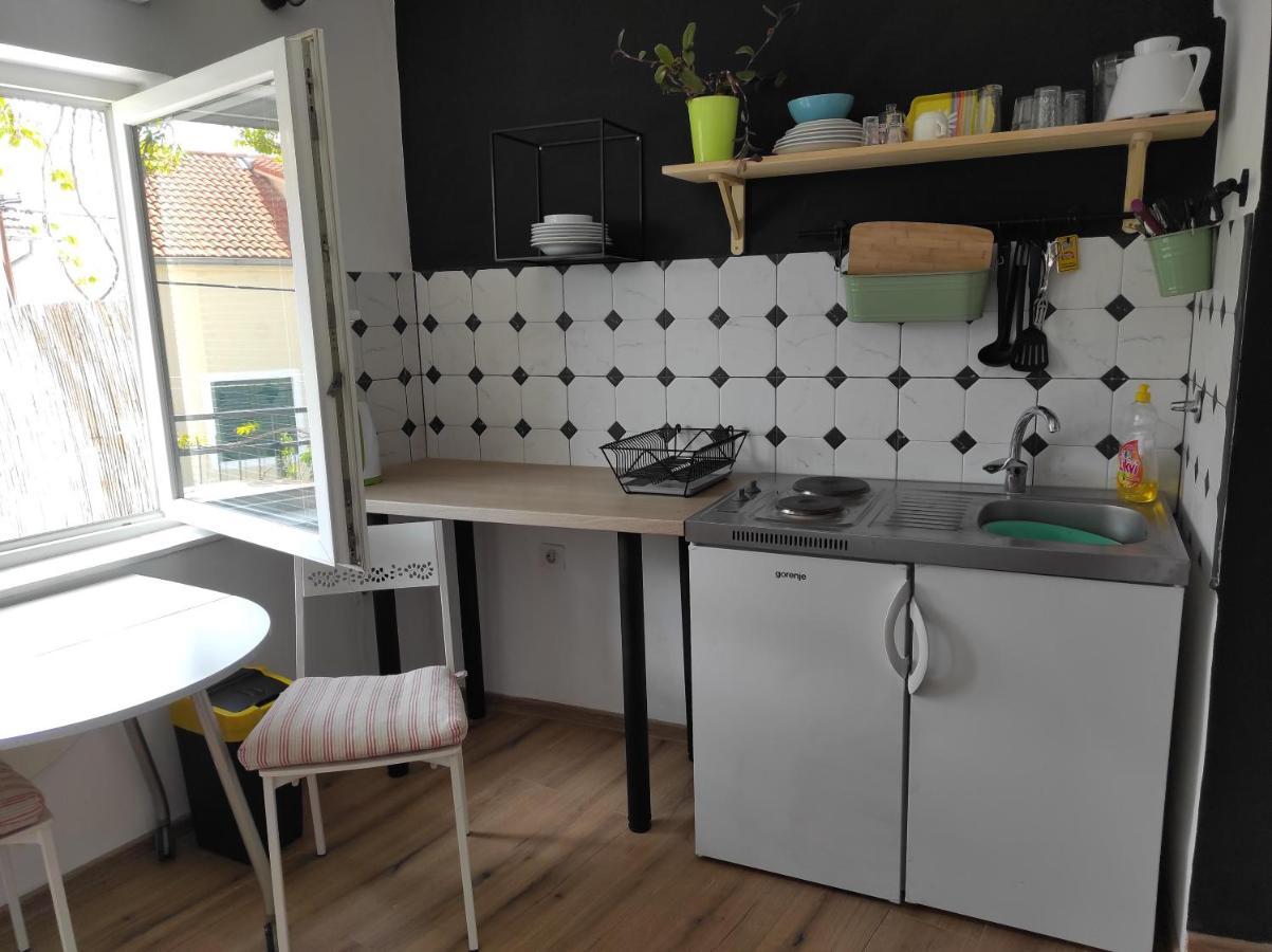 Apartment Seventh Continent ชิเบนิก ภายนอก รูปภาพ