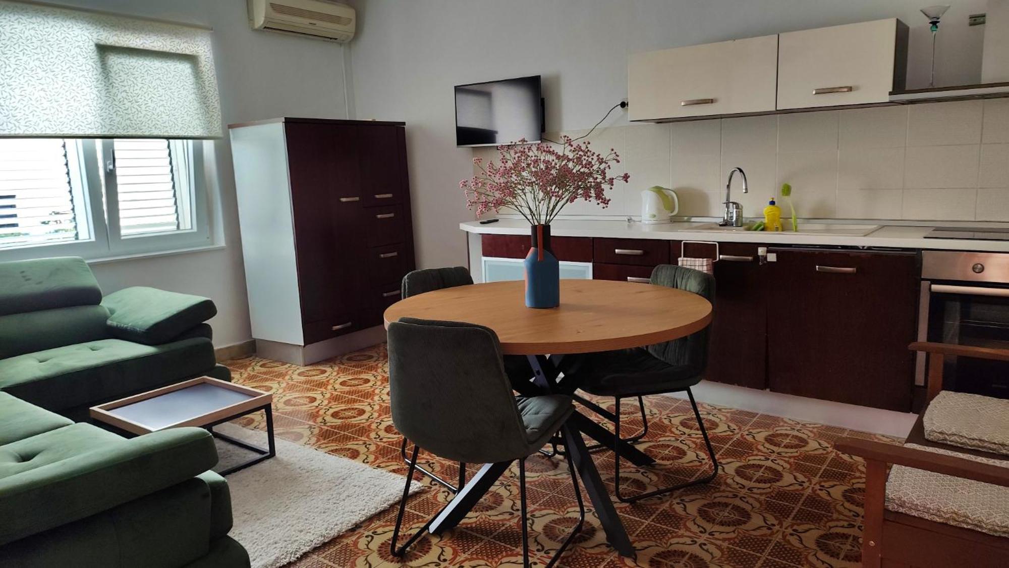 Apartment Seventh Continent ชิเบนิก ภายนอก รูปภาพ